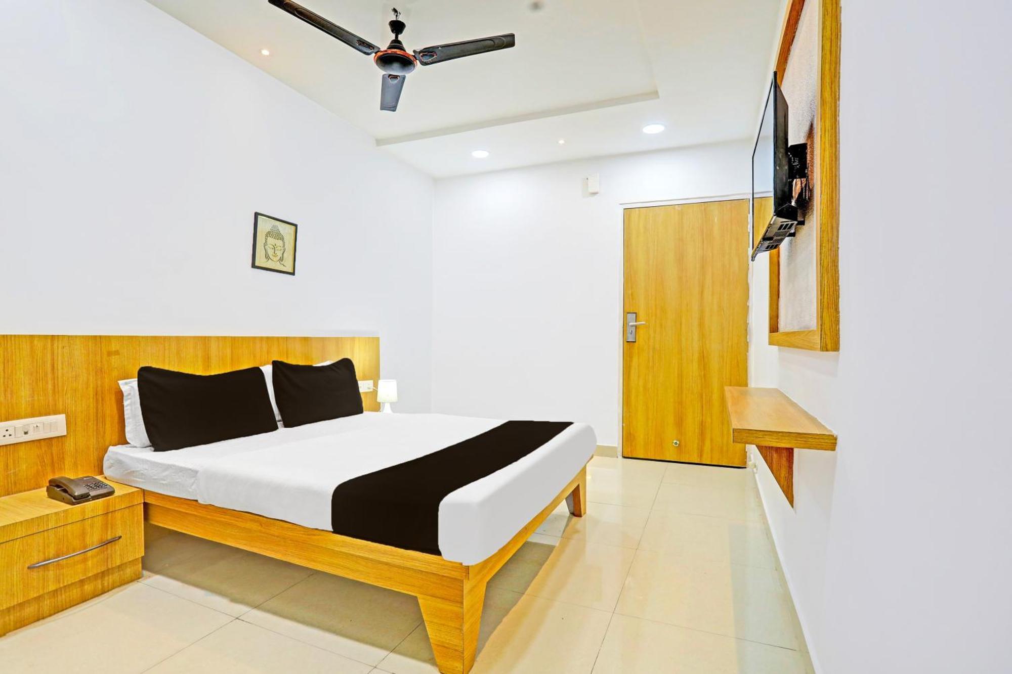 Super Hotel O Raipur Exterior photo