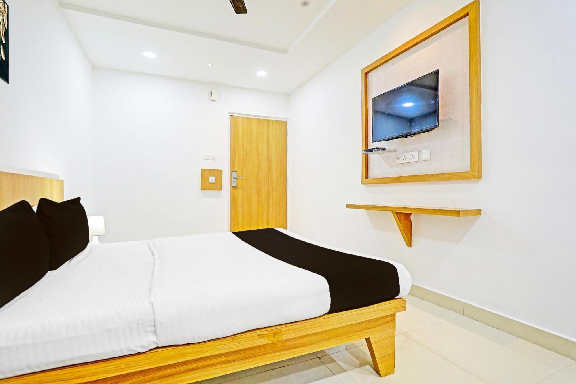 Super Hotel O Raipur Exterior photo