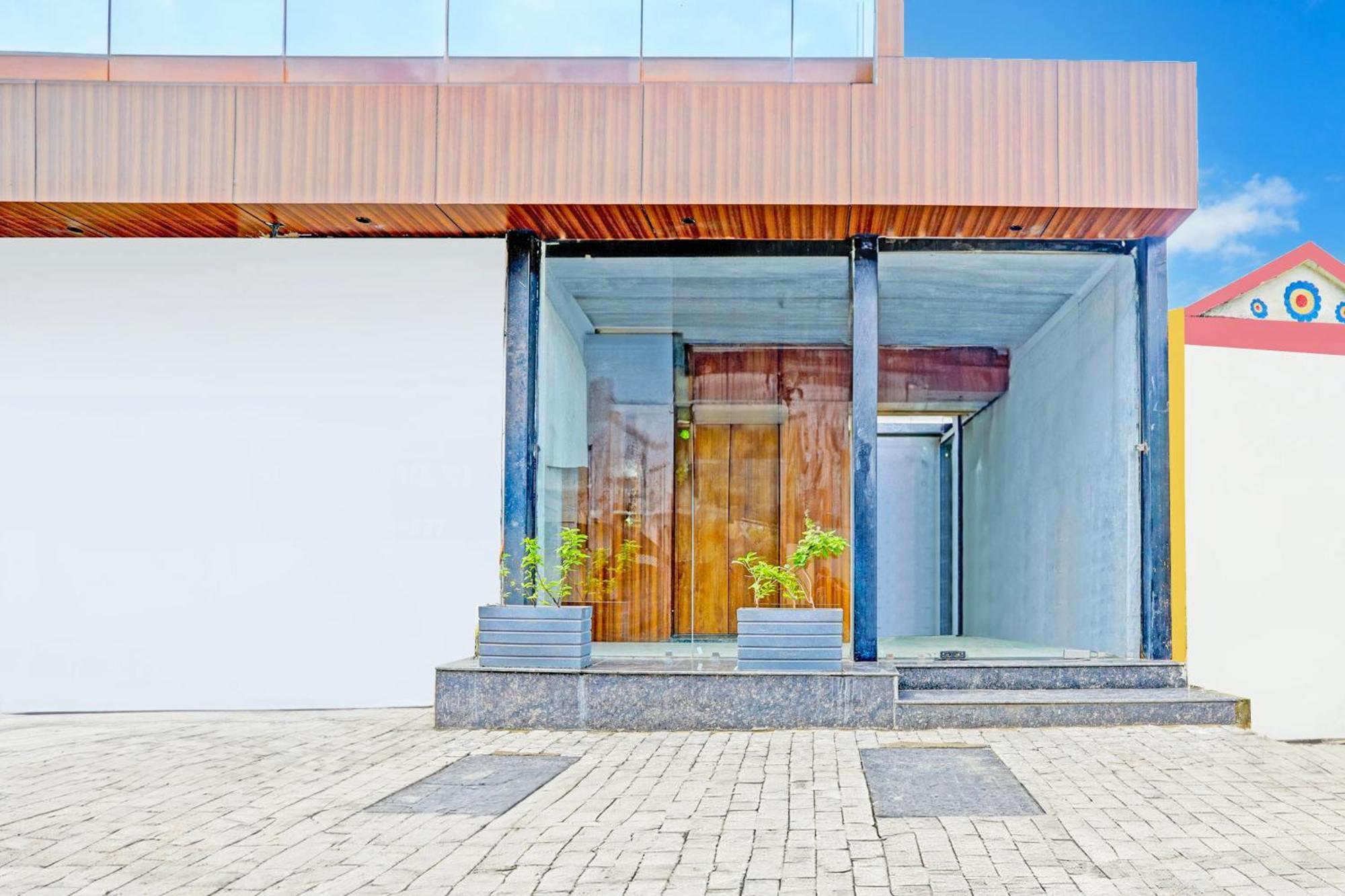 Super Hotel O Raipur Exterior photo
